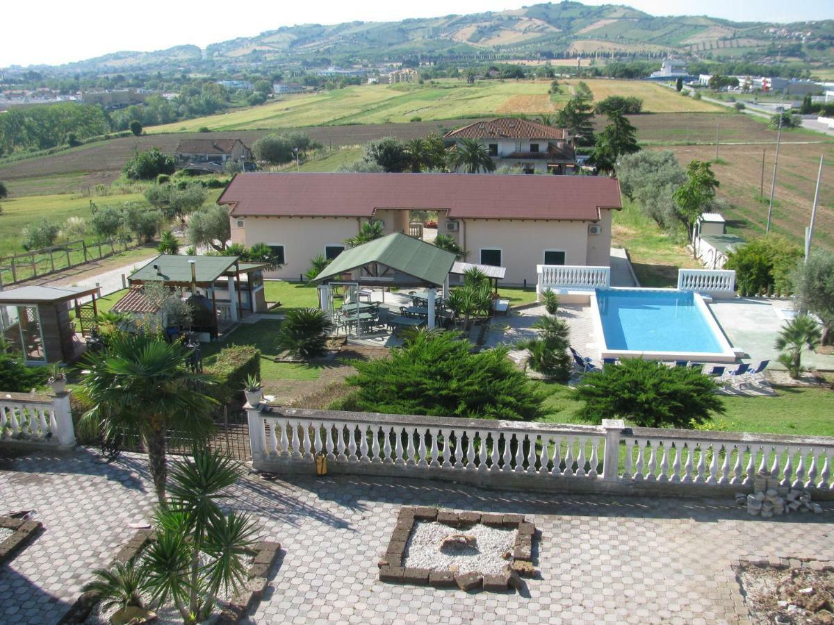 Residence Il Villaggio Del Re Corropoli Eksteriør billede